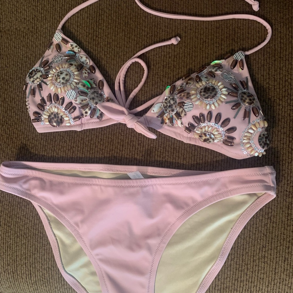 Victoria’s Secret bikini